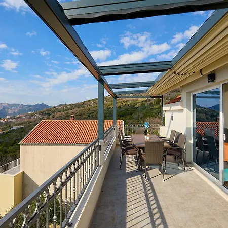 Apartment Bay Hill Mlini