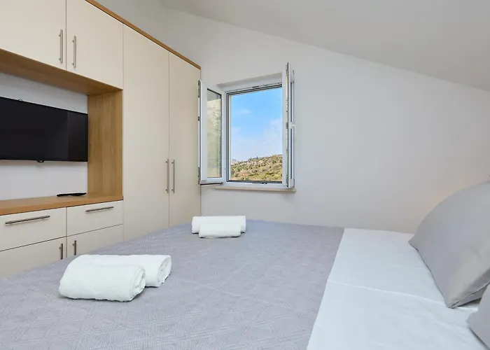 Апартаменты Bay Hill Млини