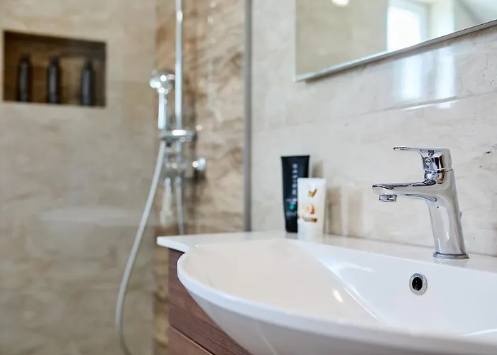 Апартаменты Bay Hill Млини