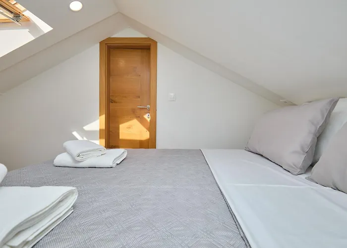 Апартаменты Bay Hill Млини