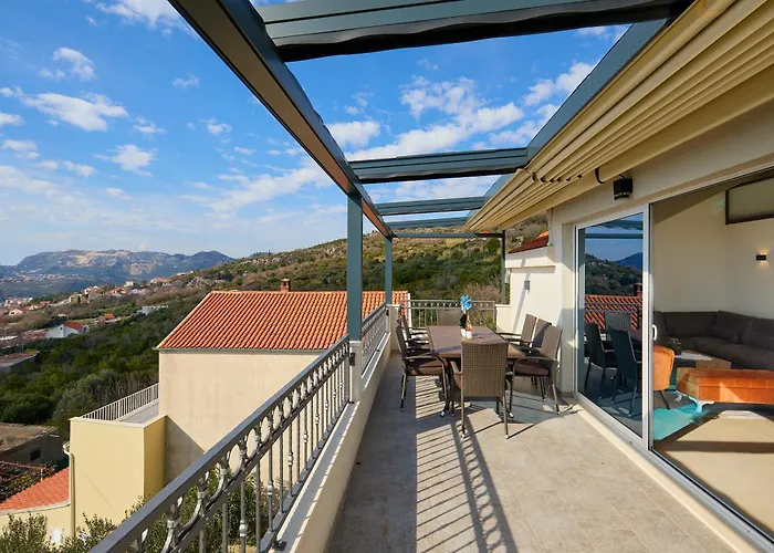 Апартаменты Bay Hill Млини